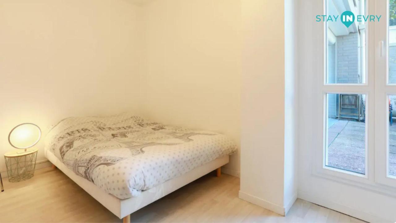 Stay In Evry Courcouronnes Exterior photo